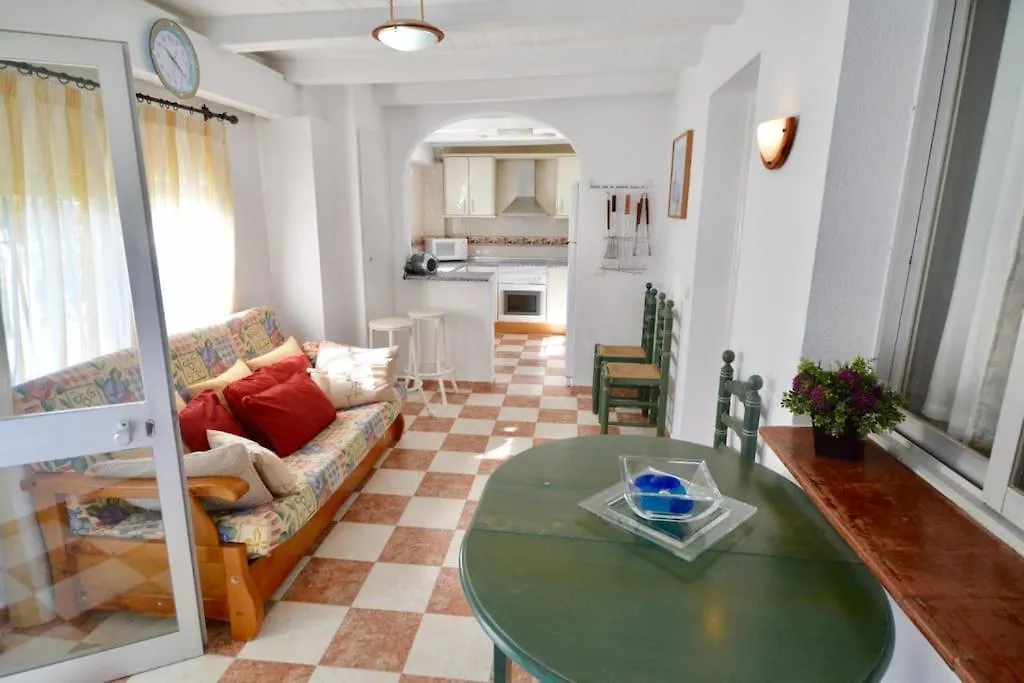 High Quality, Spacious, 4 Bedroom Private Villa Santa Fe de los Boliches