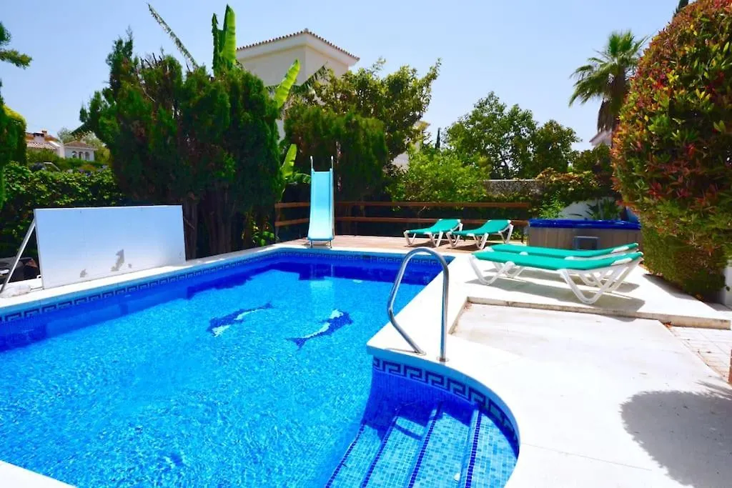 High Quality, Spacious, 4 Bedroom Private Villa Santa Fe de los Boliches